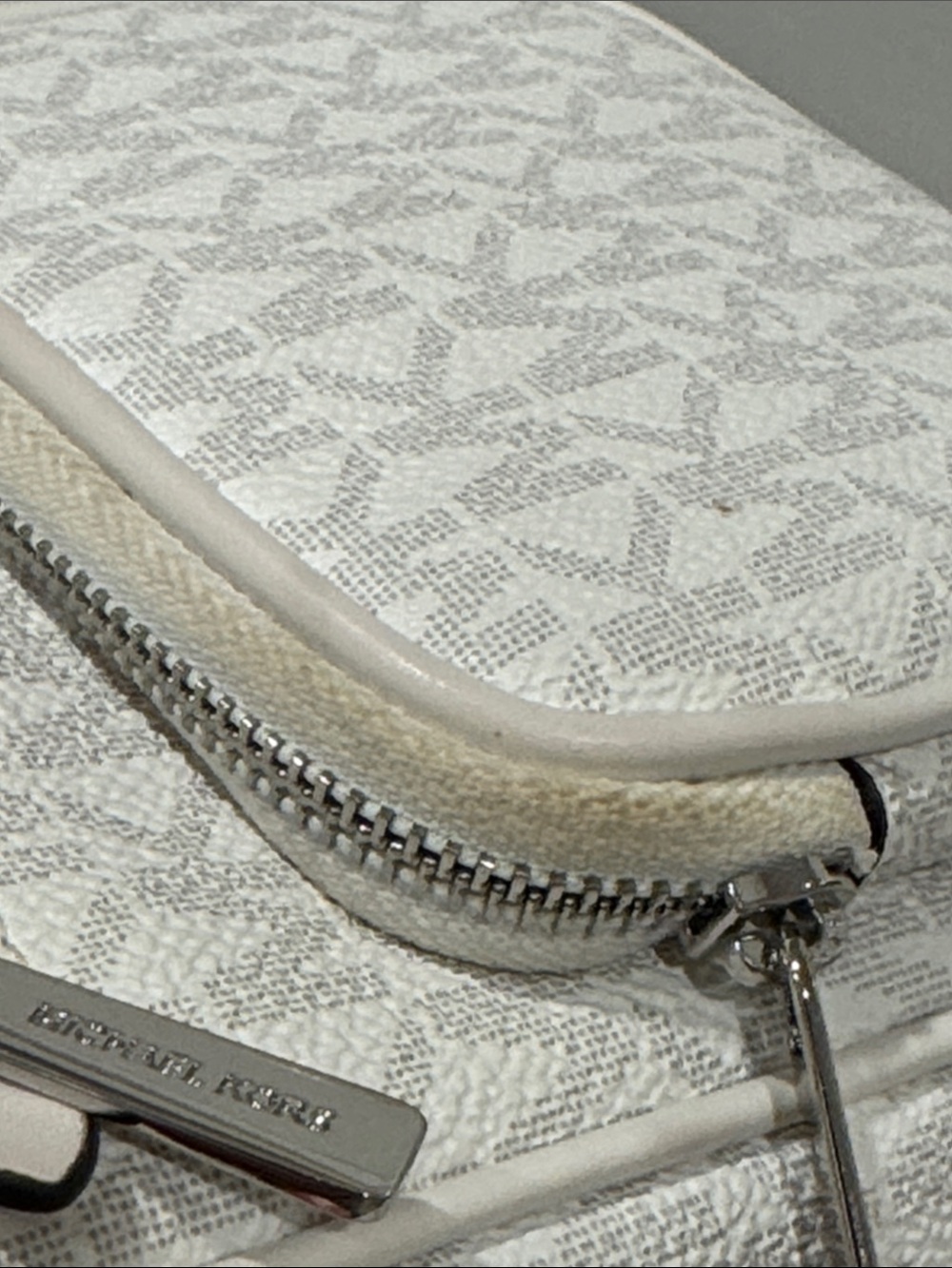 Michael Kors Bag Travel Small Jet Set Logo White Cream Leather Crossbody - Picture 6 of 17
